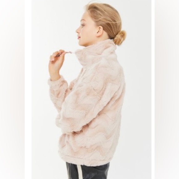 Urban Outfitters Eva Cozy Faux Fur Jacket In Cream/Blush (Size S)